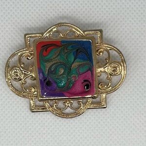 VINTAGE ART DECO MARBLED FILIGREE BROOCH PIN | Gold Tone & Swirl Color